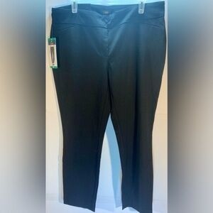 NEW WITH TAGS DALIA WOMEN’S PANTS SIZE SMALL